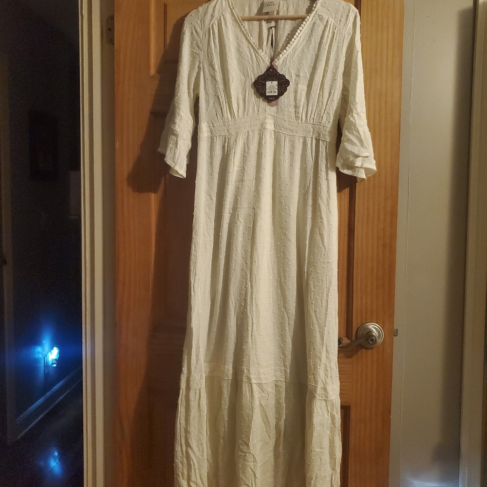 Knox Rose medium bohemian ivory maxi dress